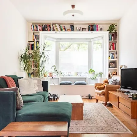 Homestay Cozy Homestay In - Up To 4 Ppl