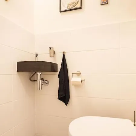ホームステイ Cozy Homestay In - Up To 4 Ppl ハーレム